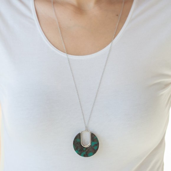 5/$25 Setting The Fashion - Green